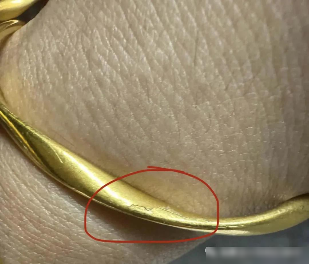 黄金生锈是怎么回事(黄金饰品生锈是怎么回事?)