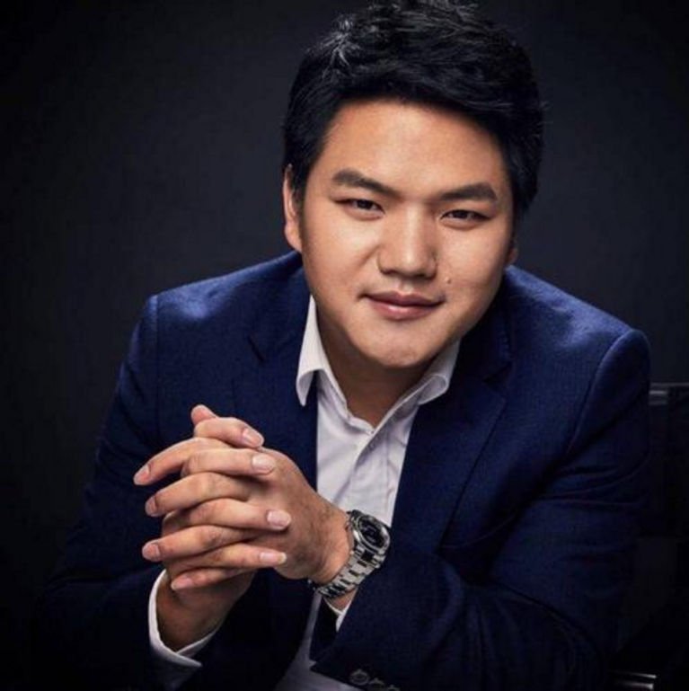 火币交易所创始人(树图创始人龙凡卖比特币太早)